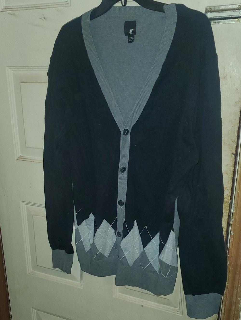 jf j.ferrar Black and Gray Argyle V-Neck Button Cardigan